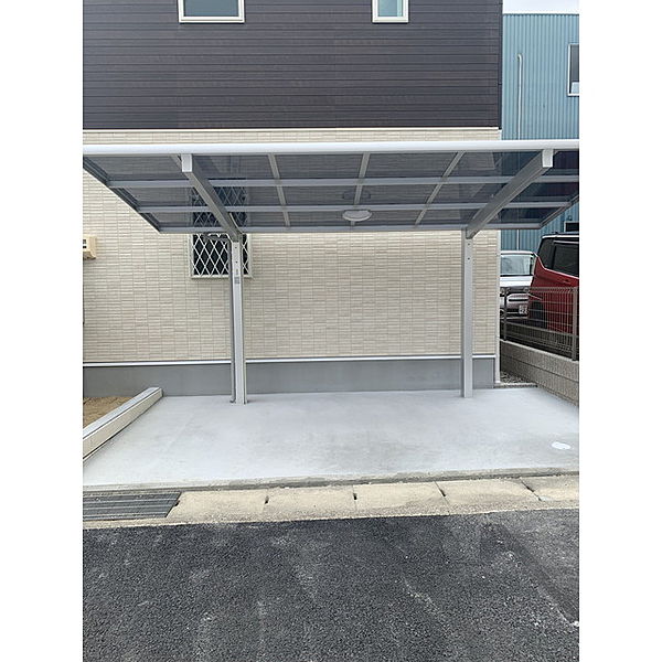 24/28 エントランス