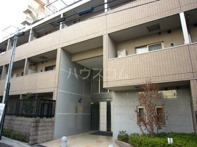 13/19 エントランス