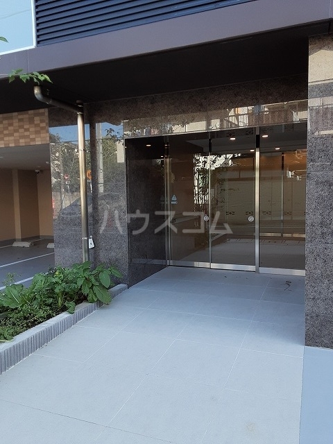 24/27 エントランス