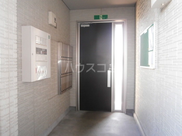 21/30 エントランス