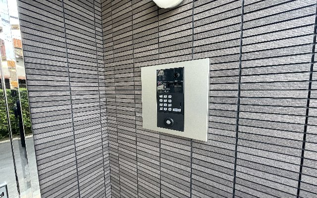 25/30 エントランス