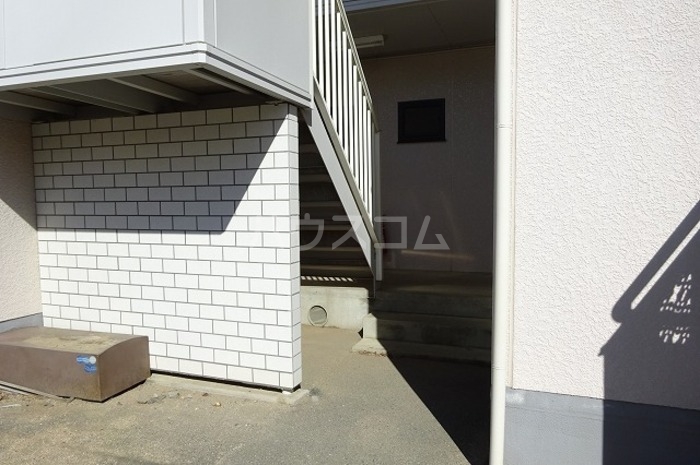 16/21 エントランス