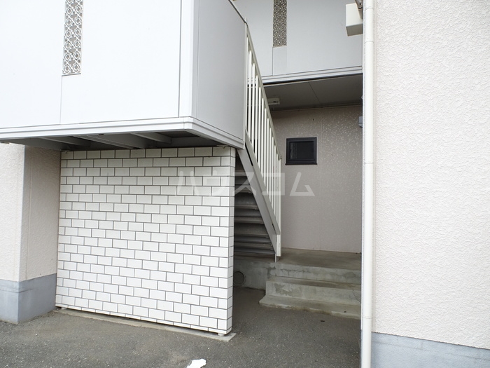 17/19 エントランス