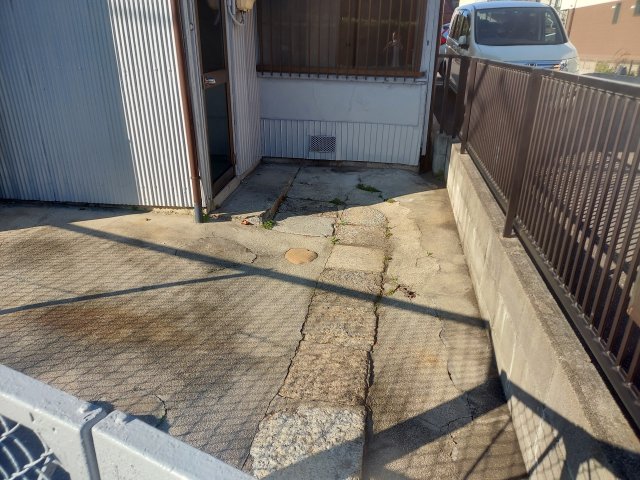 21/30 エントランス