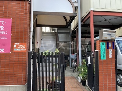 2/4 エントランス