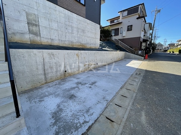 26/30 駐車場