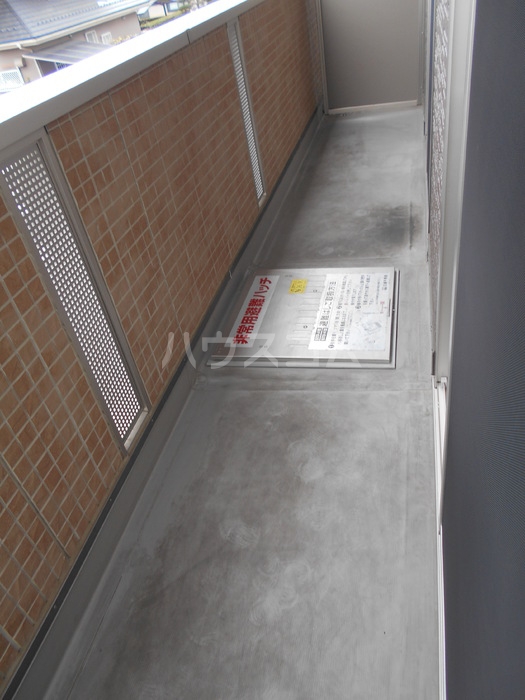 13/23 バルコニー