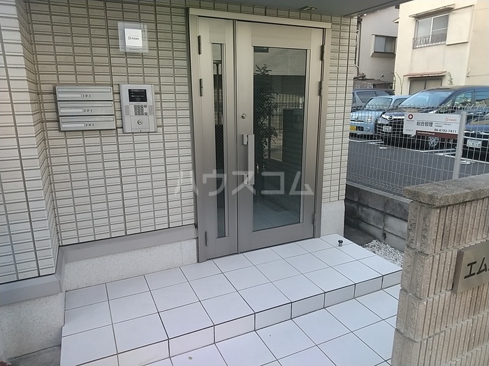 13/22 エントランス