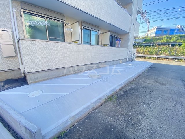21/30 エントランス