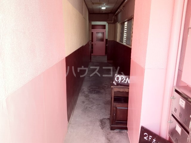 17/25 エントランス