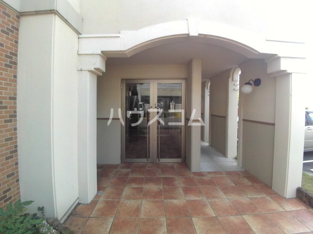 24/30 エントランス