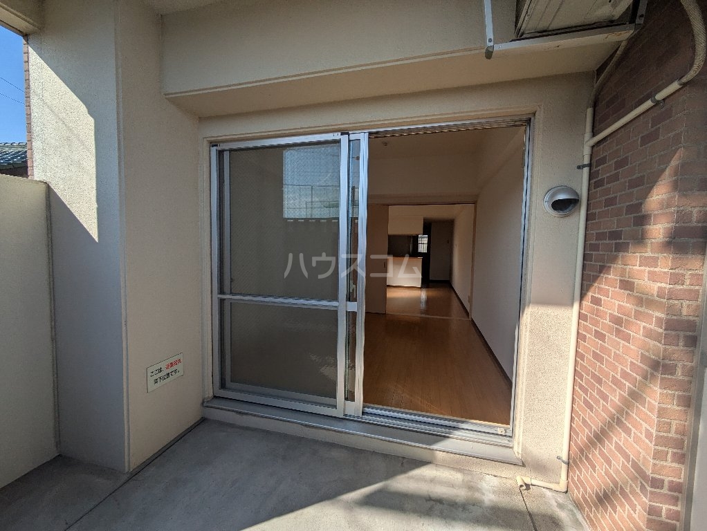 3/7 エントランス