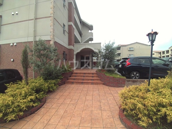 20/30 エントランス