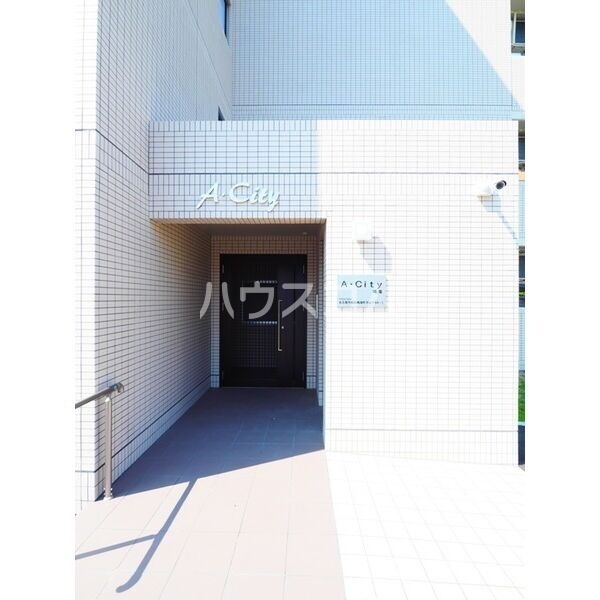 16/23 エントランス