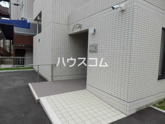 18/25 エントランス