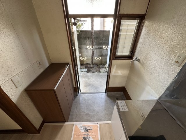 14/30 玄関