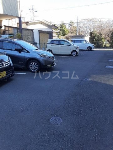 28/30 駐車場