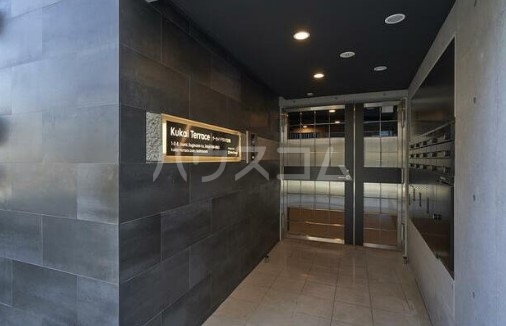 16/17 エントランス