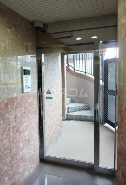 15/16 エントランス