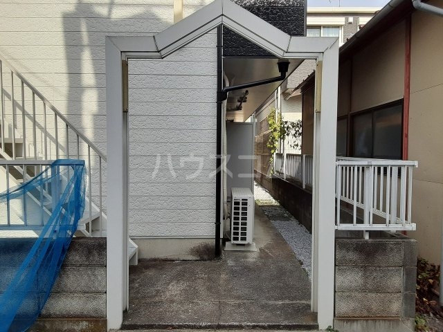 26/30 エントランス