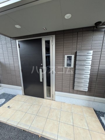 22/30 エントランス