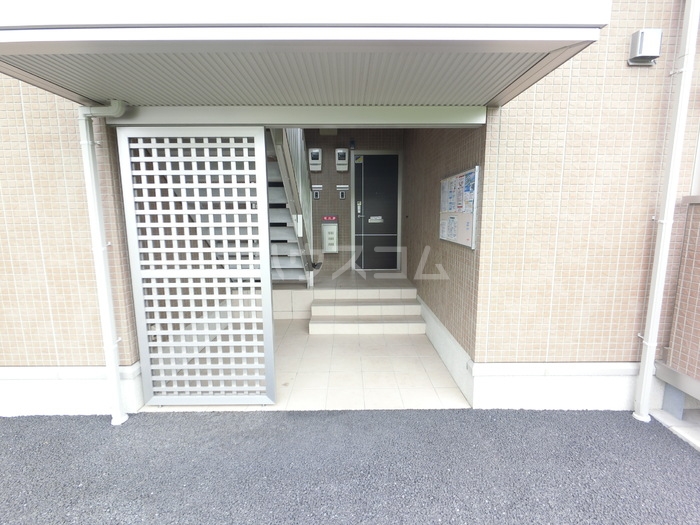 14/18 エントランス