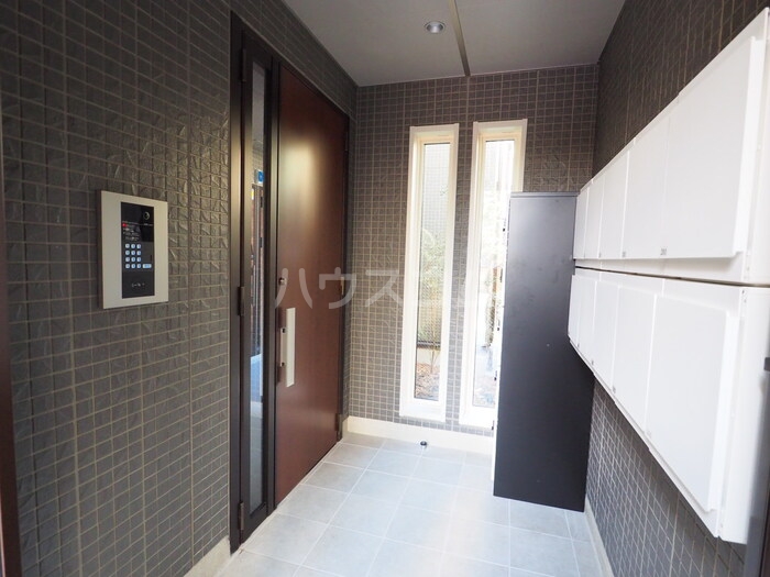 14/17 エントランス