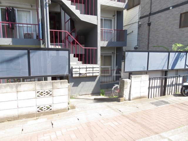 14/16 エントランス