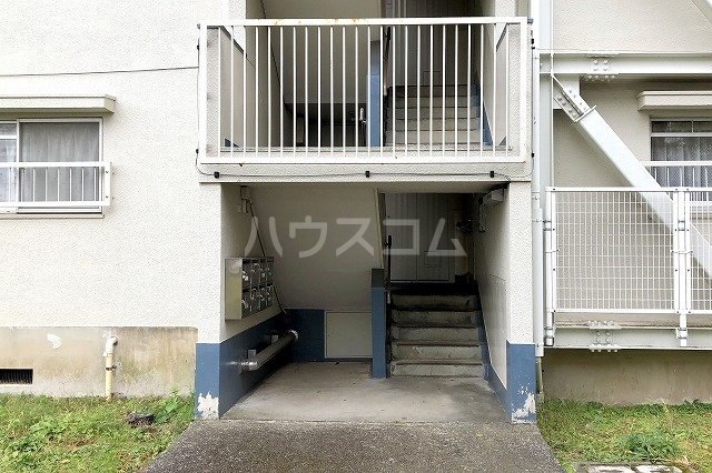 13/23 エントランス