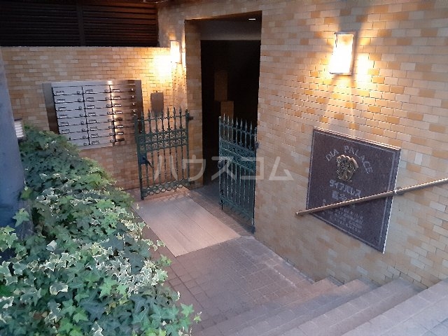 15/17 エントランス