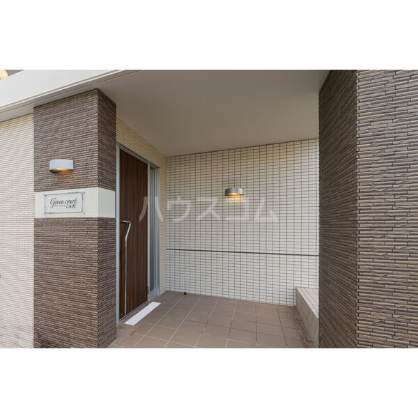 14/14 エントランス