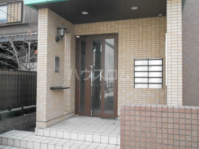 28/30 エントランス