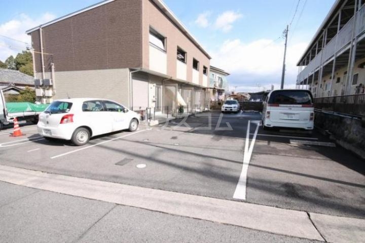 26/30 駐車場