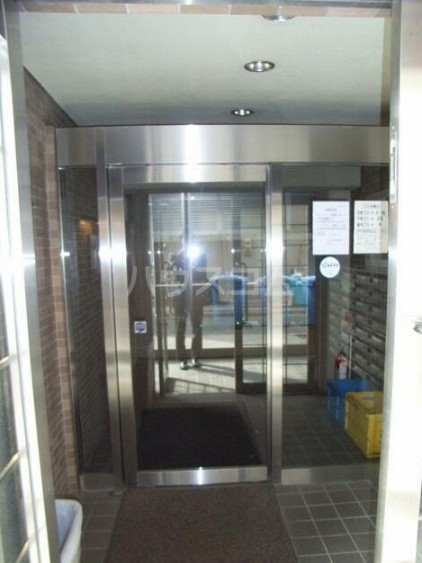 16/22 エントランス