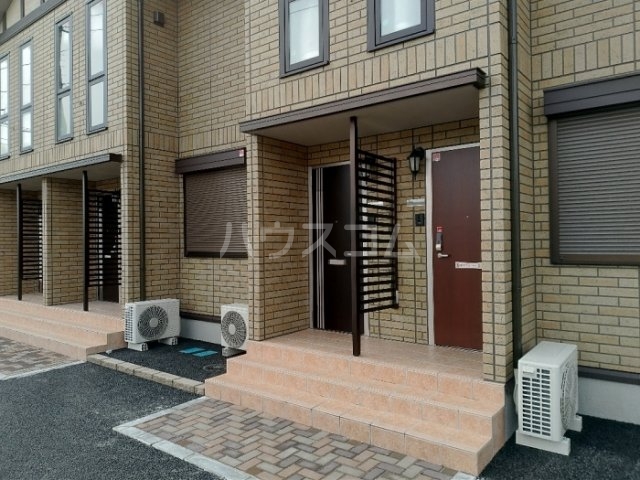 18/26 エントランス