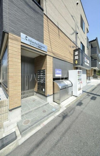 18/27 エントランス