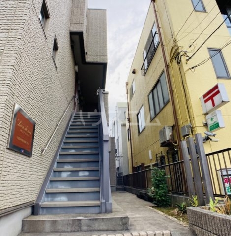 14/17 エントランス