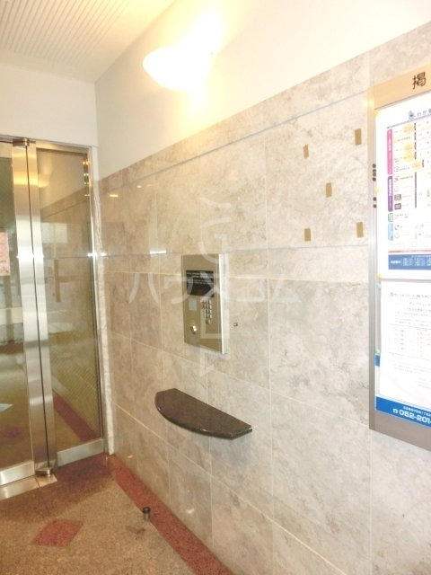 17/21 エントランス