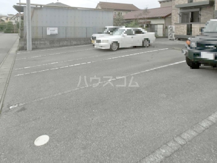 20/28 駐車場