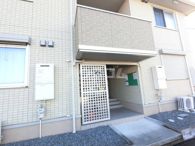 14/18 エントランス