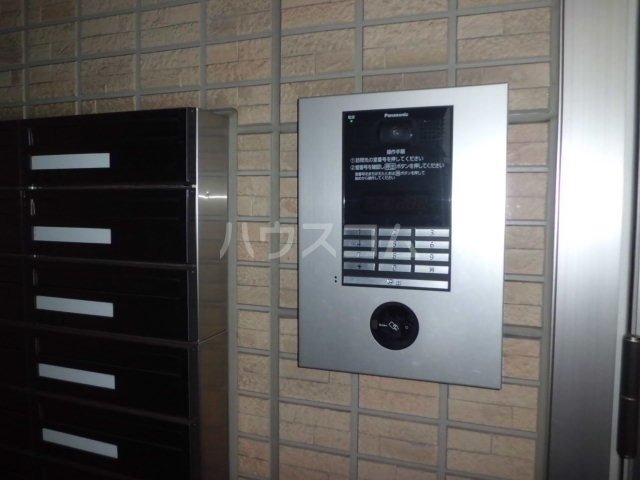 28/30 エントランス