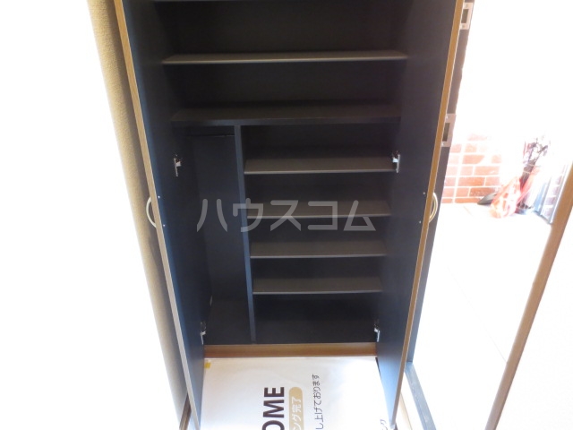 18/28 エントランス