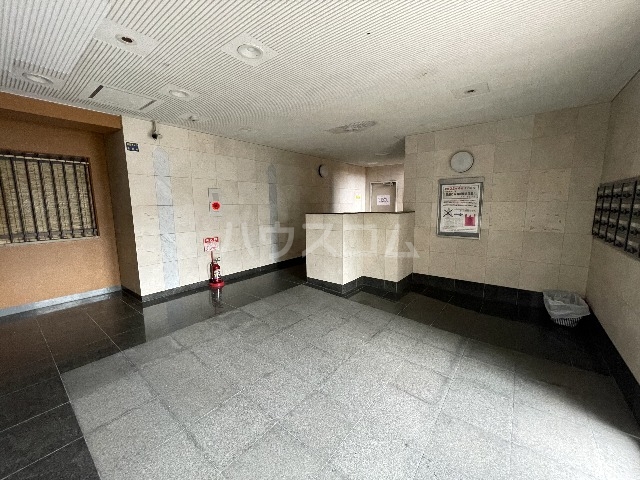 26/30 エントランス