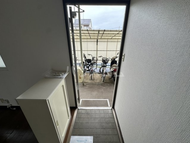 14/30 玄関
