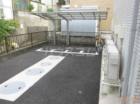 27/30 駐車場