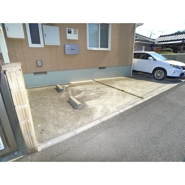 2/2 駐車場