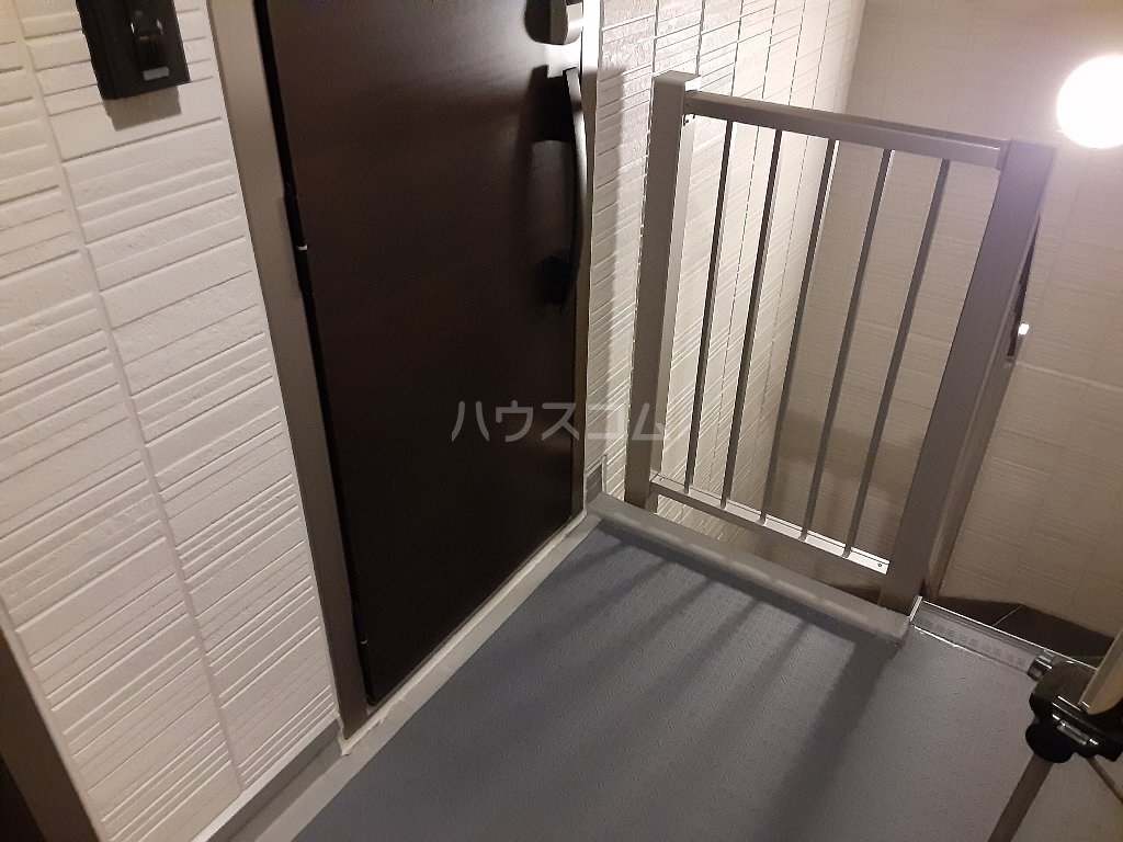 24/26 エントランス