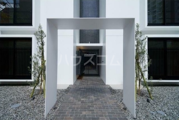 18/24 エントランス