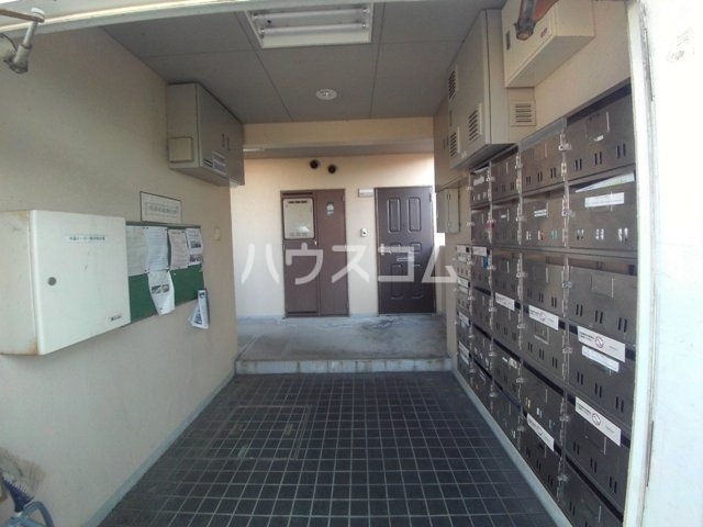 21/30 エントランス