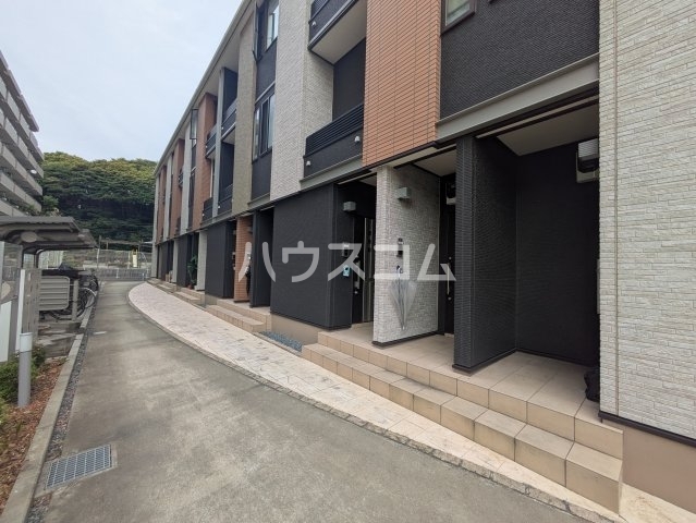 22/30 エントランス
